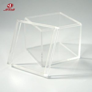 Freestanding Acrylic Box with Lid